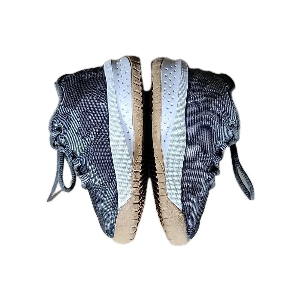 Nike TODDLER Air Jordan B Fly  SIZE 5C WHITE,‎ GRAY CAMO Style #881447-051, EUC